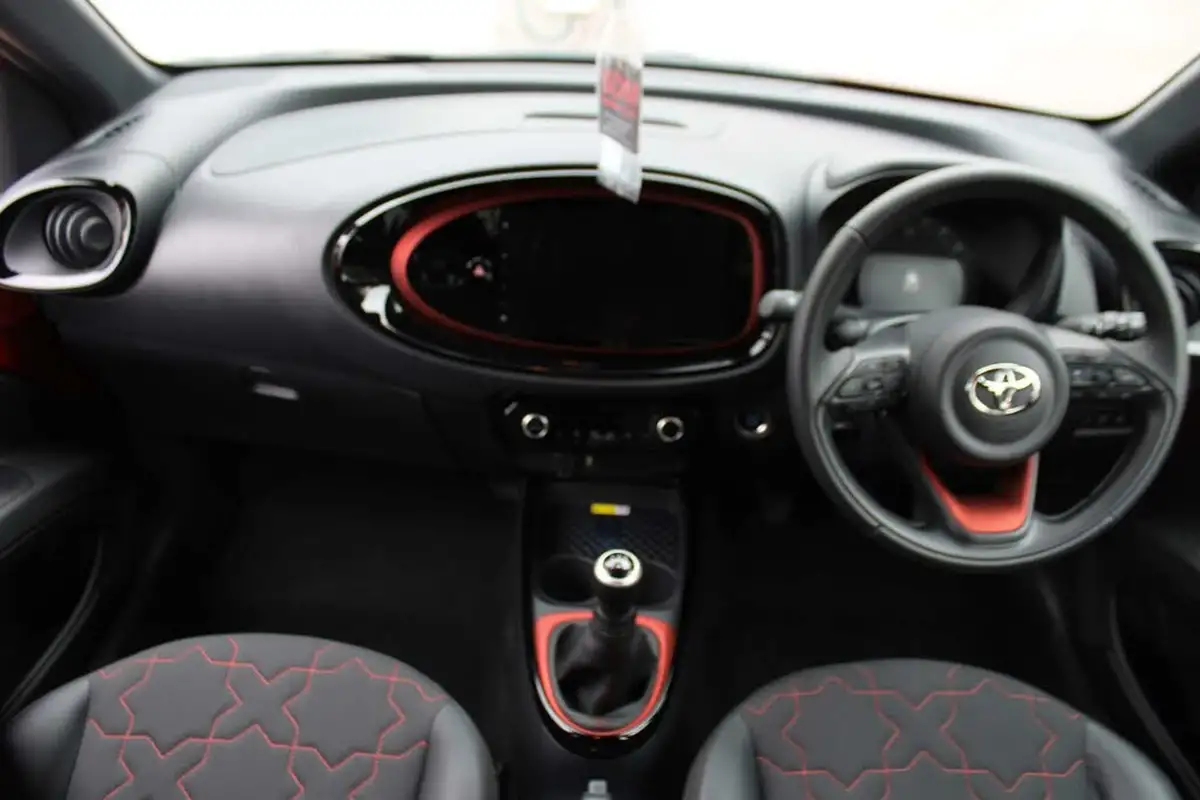 2022-toyota-aygo-x-10-vvt-i-exclusive-big-13