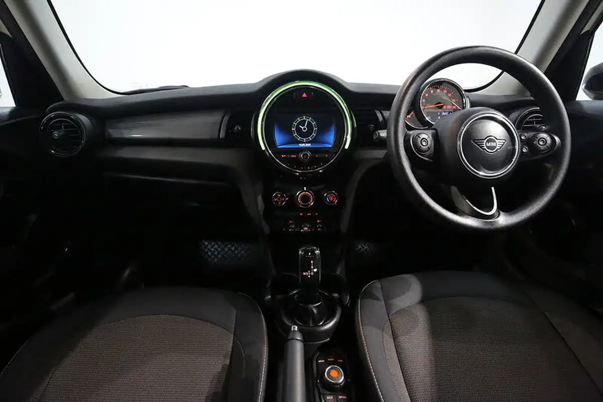 2020-mini-countryman-15-cooper-classic-auto-big-22