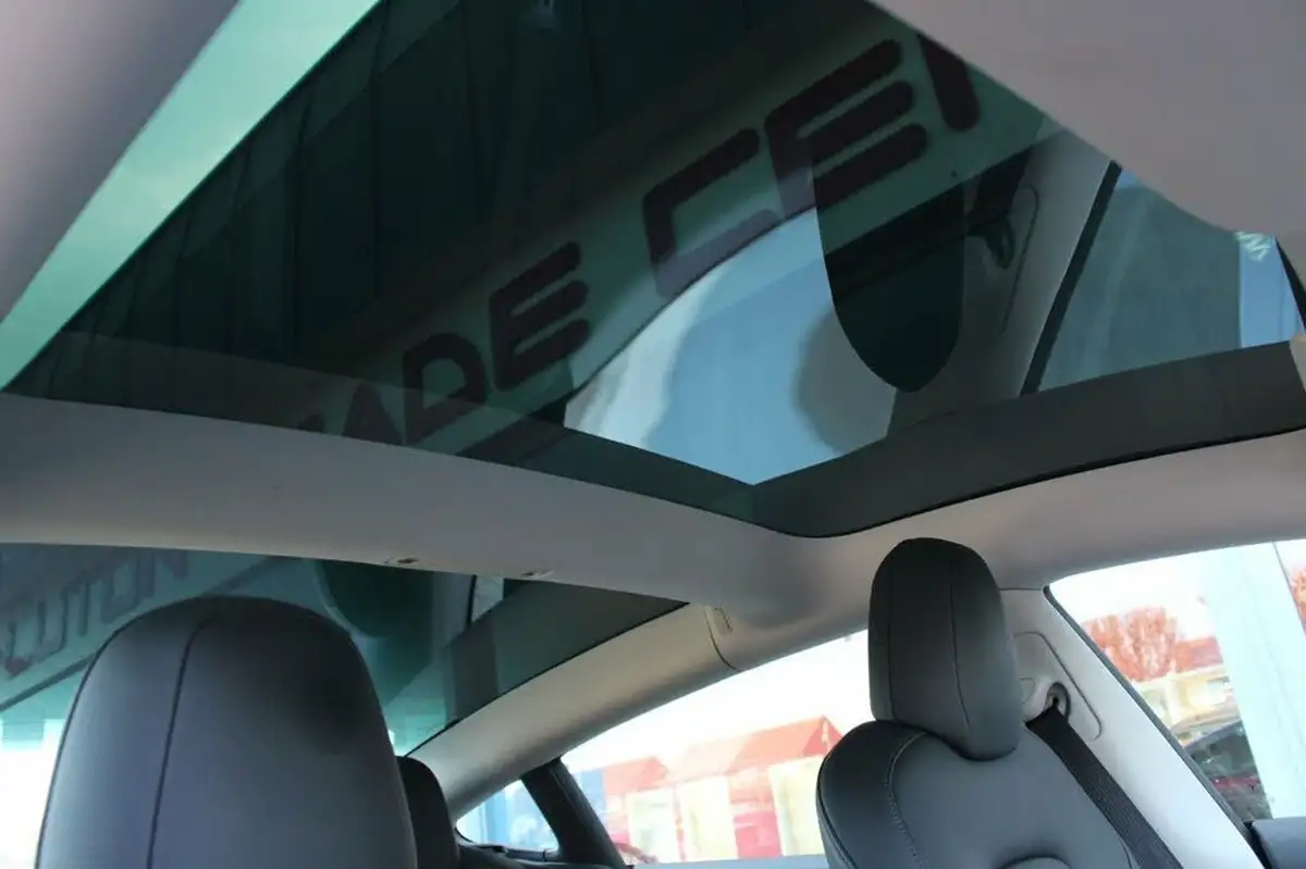 2021-tesla-model-3-e-long-range-awd-big-18