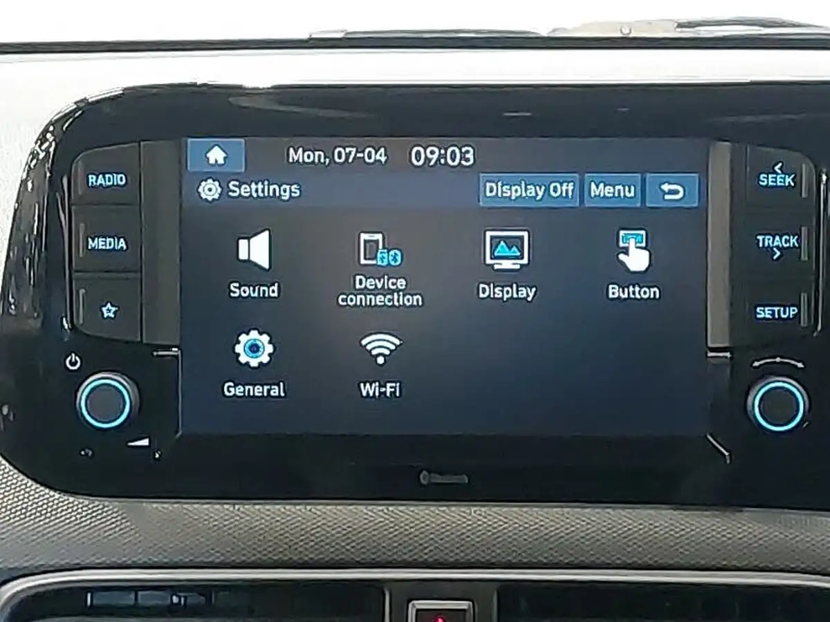 2022-hyundai-i10-10-se-connect-auto-big-10