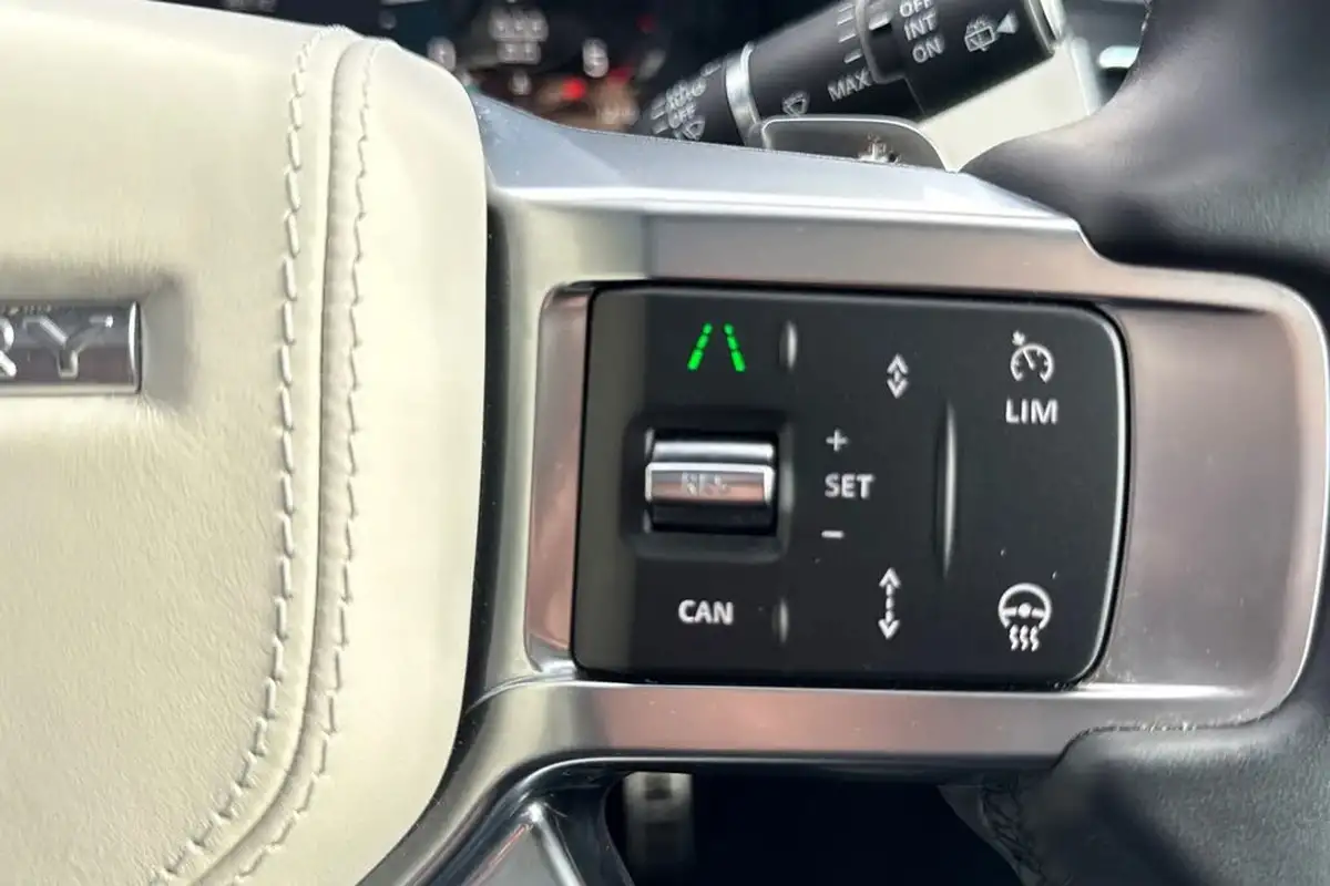 2024-land-rover-discovery-30-d300-dynamic-hse-big-34