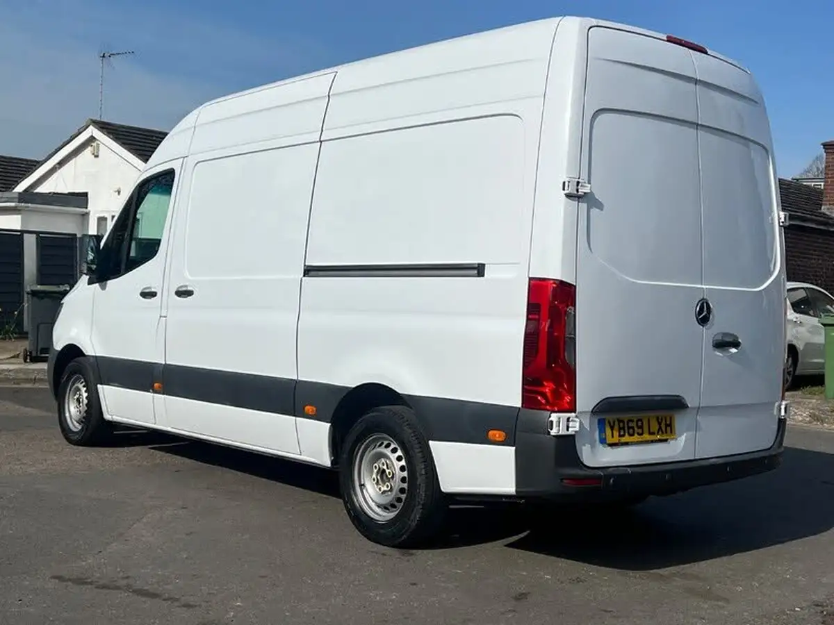 2019-mercedes-benz-sprinter-21cdi-314-l2h1-143pseu6c-panel-van-fwd-big-15