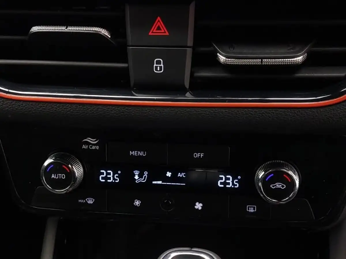 2024-skoda-kamiq-10-tsi-monte-carlo-116ps-dsg-big-16