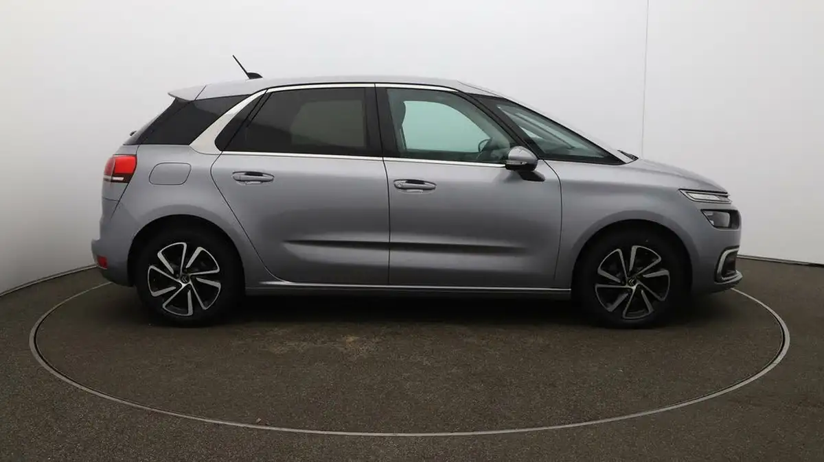 2019-citroen-c4-spacetourer-20bluehdi-feel-big-41