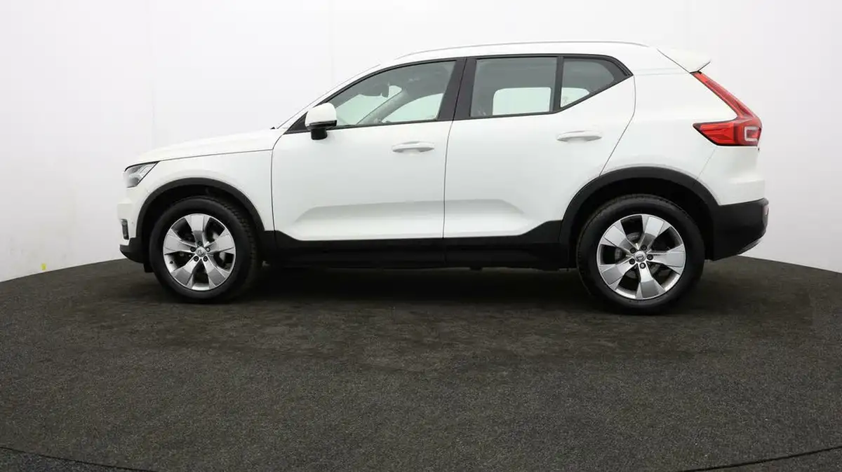 2018-volvo-xc40-20td-d3-momentum-pro-geartronic-big-62