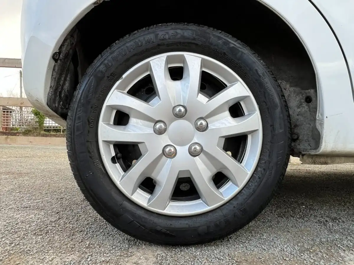 2016-suzuki-celerio-10-sz2-big-9