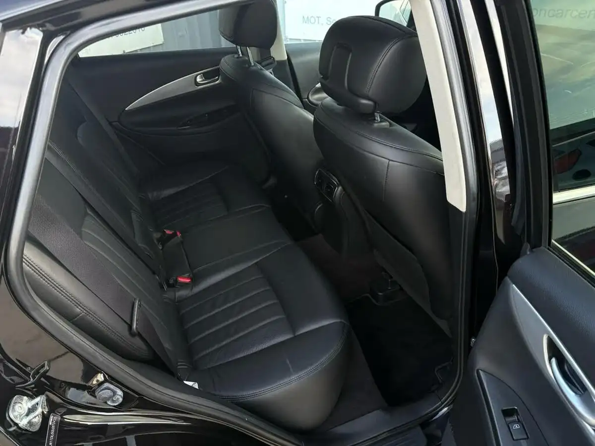 2011-infiniti-ex-30td-big-23