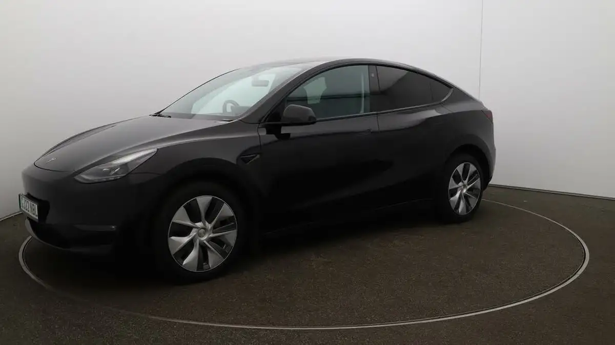 2022-tesla-model-y-e-long-range-big-60