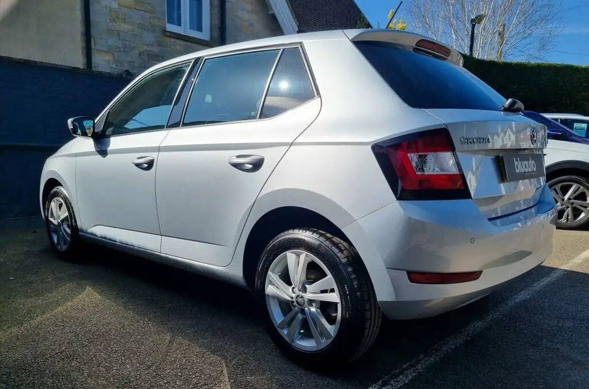 2019-skoda-fabia-10-tsi-se-109ps-hatchback-dsg-big-10