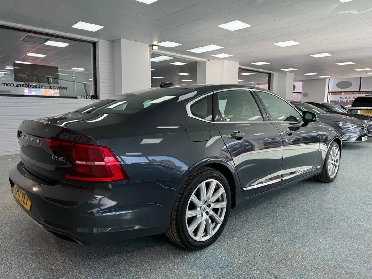 2017-volvo-s90-20td-d5-inscription-big-5