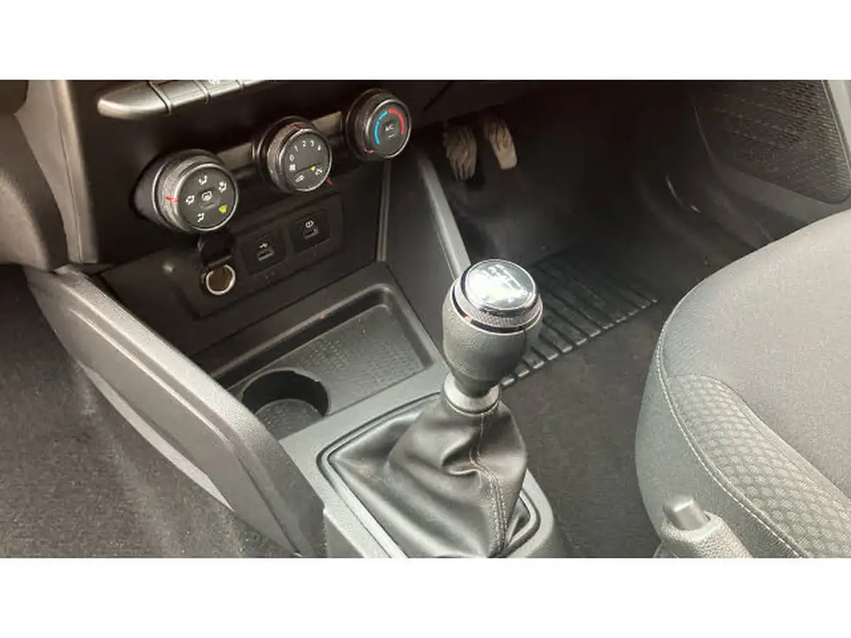 2023-dacia-duster-15dci-expression-115hpeu6d-4x2-window-van-big-12