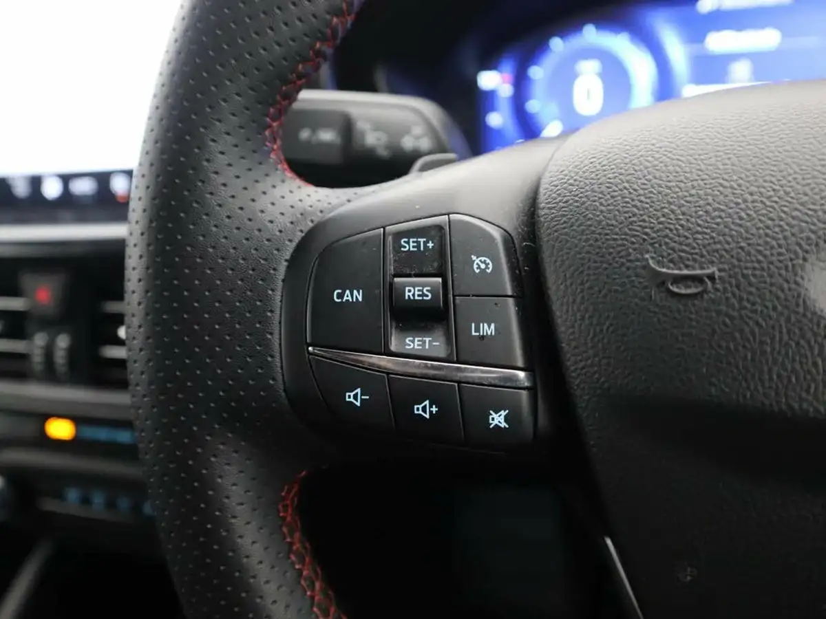 2022-ford-focus-15-st-line-vignale-estate-auto-big-22