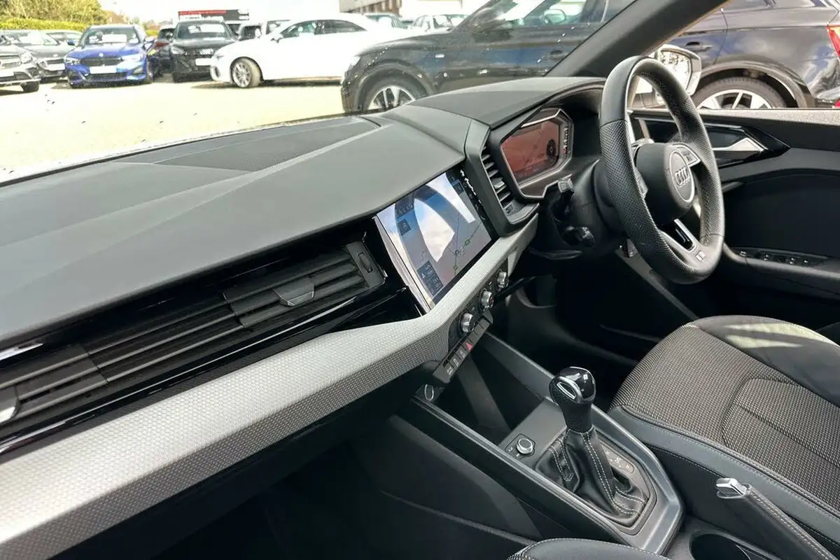 2022-audi-a1-10-30-tfsi-s-line-tronic-big-31