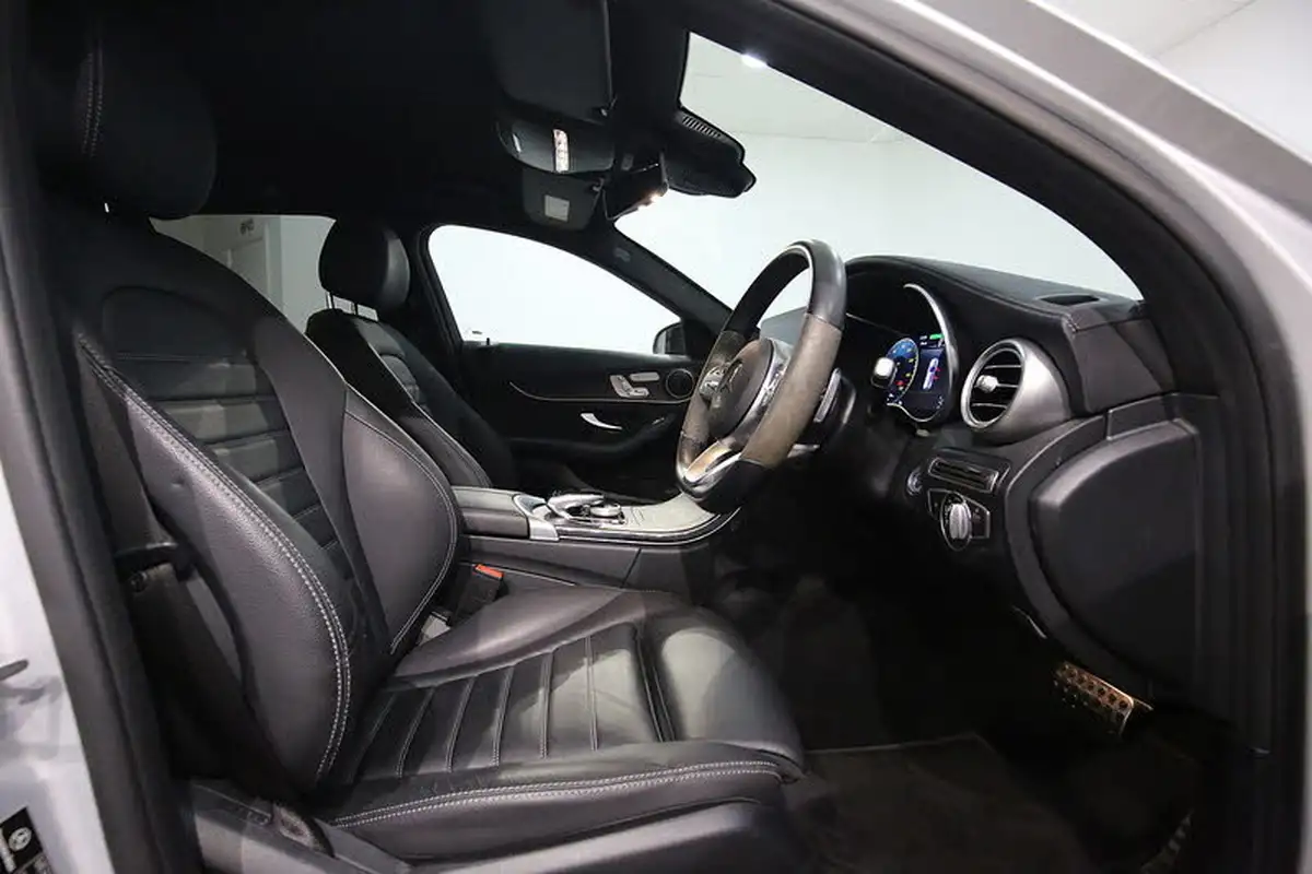 2021-mercedes-benz-c-class-20-c300e-amg-line-night-edition-premium-estate-5d-big-16