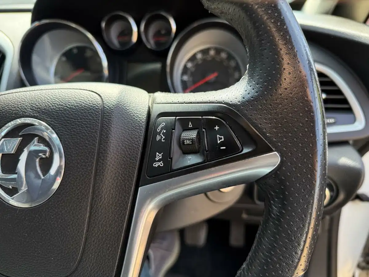 2012-vauxhall-astra-gtc-20td-sri-20cdti-16v-big-16