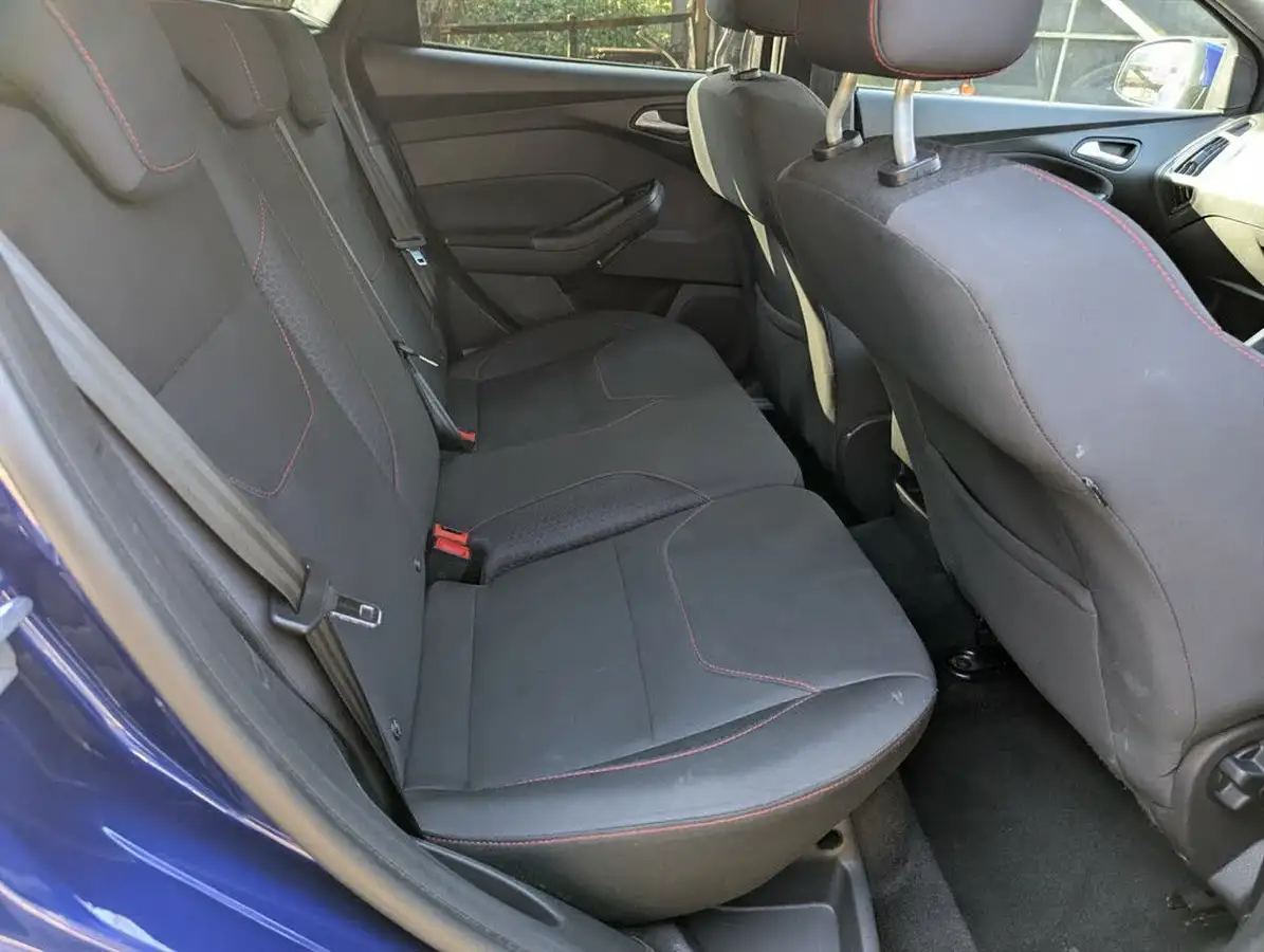 2018-ford-focus-10t-st-line-x-140ps-hatchback-big-16