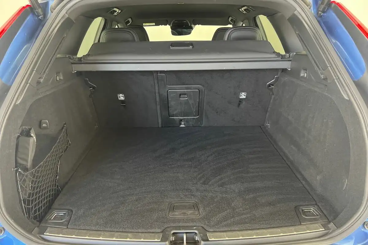 2018-volvo-xc60-20td-d4-r-design-4x4-geartronic-big-7