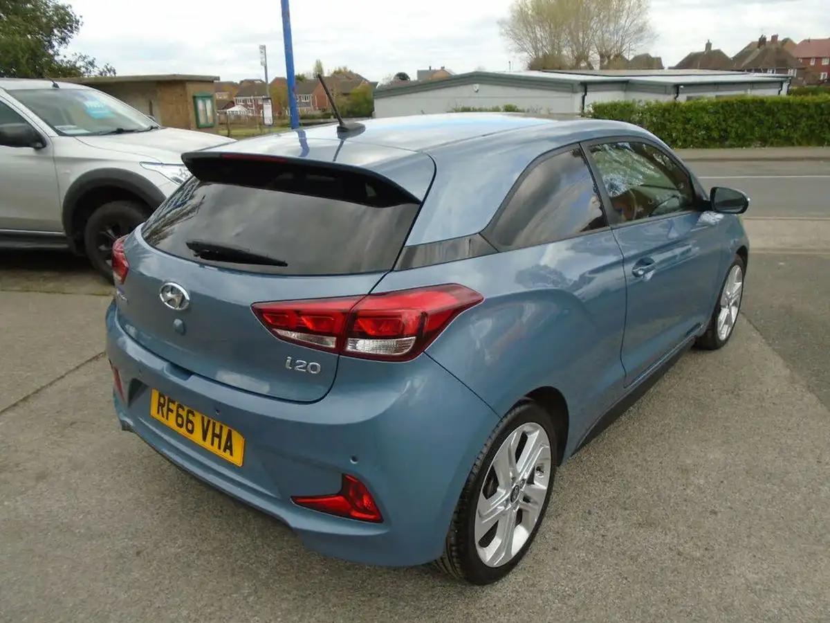 2016-hyundai-i20-10-sport-nav-100ps-big-6