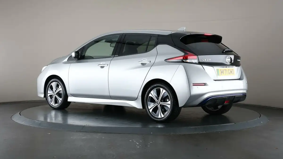 2021-nissan-leaf-e-tekna-big-68