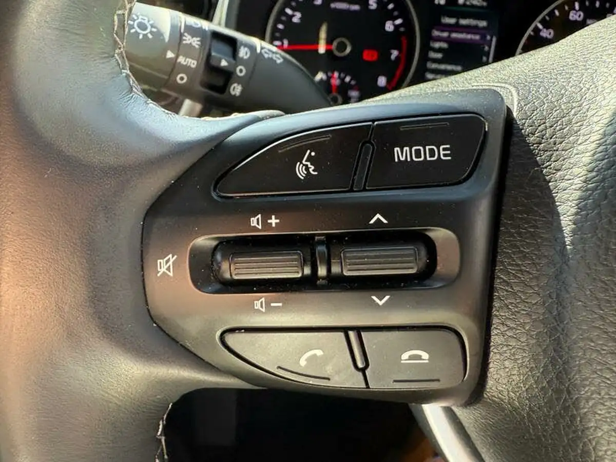 2022-kia-rio-10-t-gdi-3-big-28