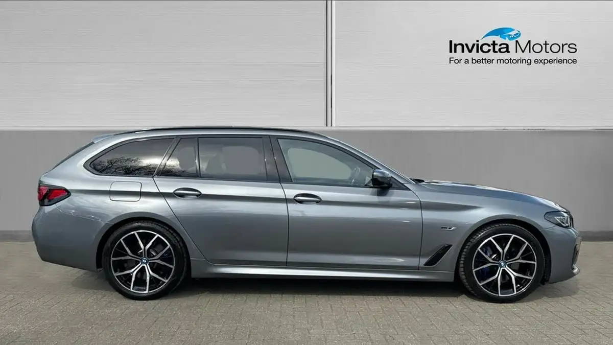 2022-bmw-5-series-20-530e-m-sport-touring-5d-big-1
