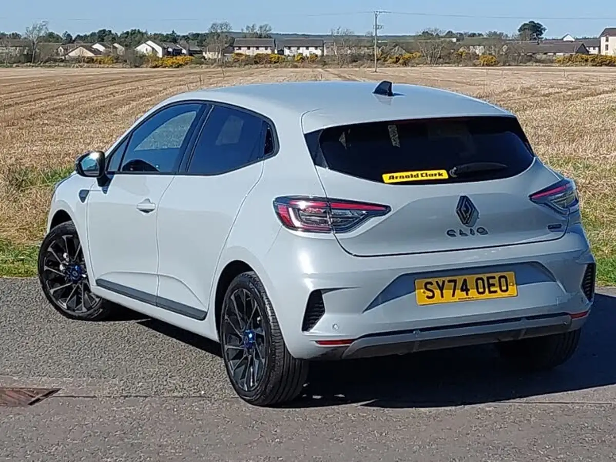 2024-renault-clio-16-esprit-alpine-big-1