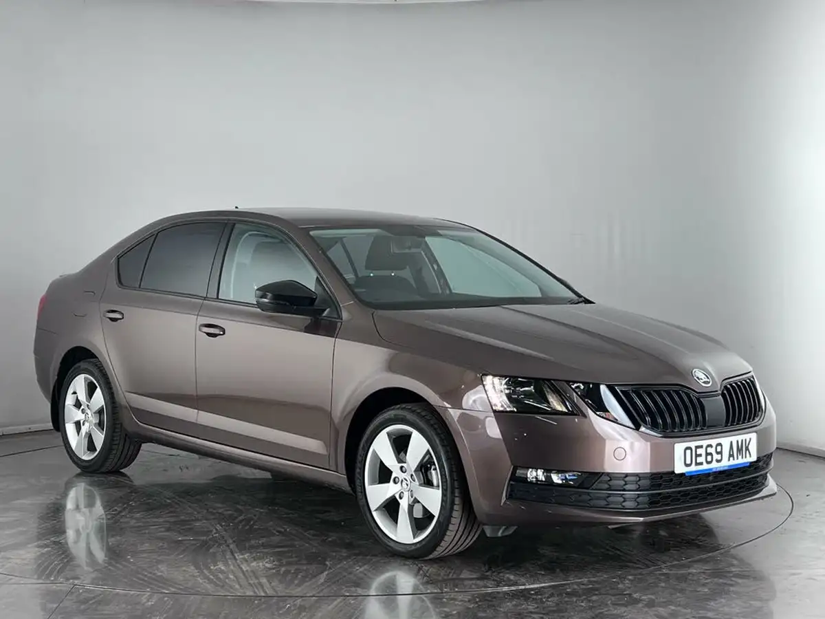 2019-skoda-octavia-15-tsi-se-drive-hatchback-dsg-big-0