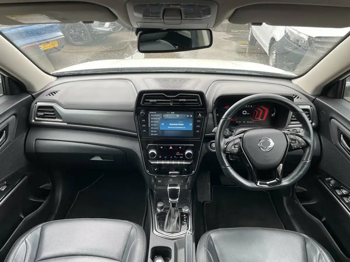 2021-kgm-ssangyong-tivoli-15-ultimate-auto-big-16