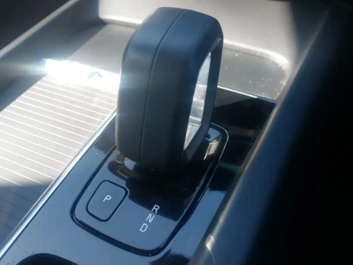 2021-volvo-v60-20-b3-momentum-161bhp-big-17