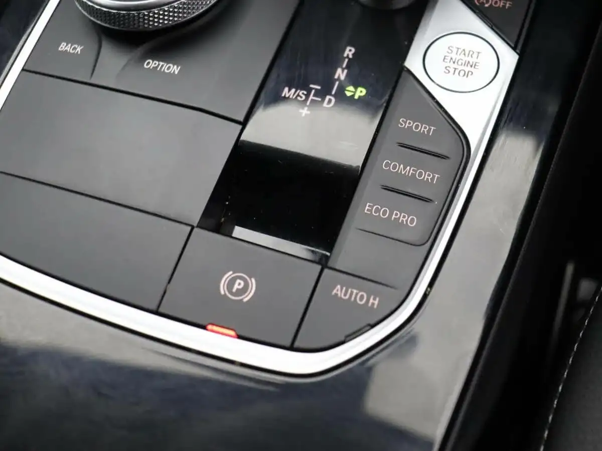 2022-bmw-1-series-15td-116d-sport-dct-big-19