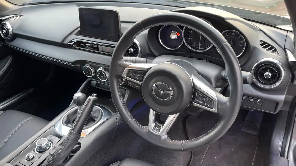 2022-mazda-mx-5-20-sport-tech-convertible-big-8