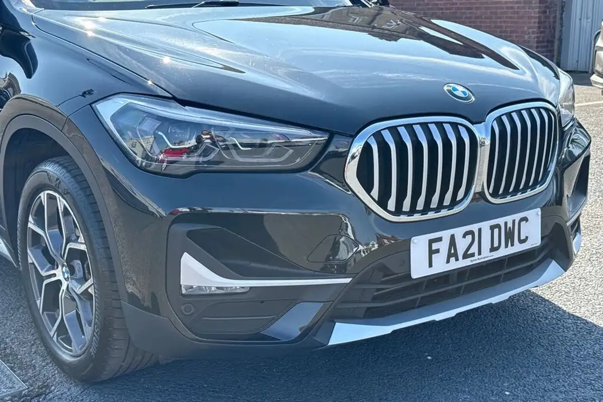 2021-bmw-x1-20-sdrive20i-xline-big-8