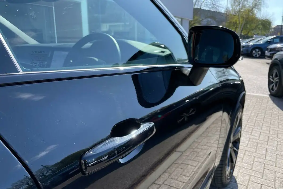 2024-volvo-xc60-20-b5-plus-black-edition-big-15