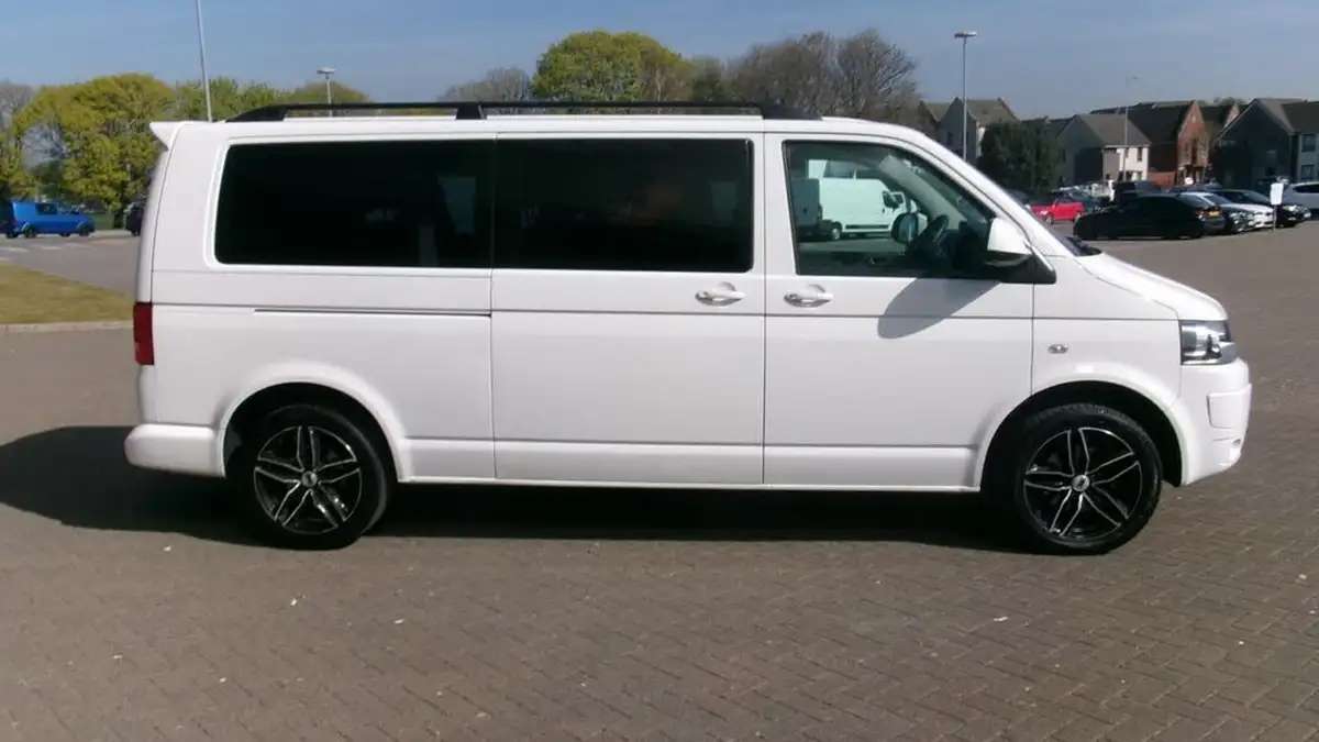 2015-volkswagen-transporter-shuttle-20td-t30-se-102ps-lwb-9seats-big-12
