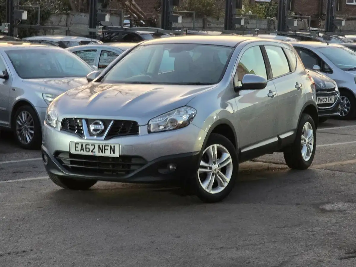 2012-nissan-qashqai-16-acenta-cvt-big-15
