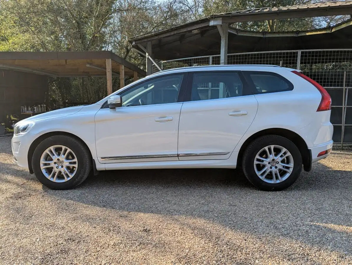 2016-volvo-xc60-24td-d5-se-lux-geartronic-big-16