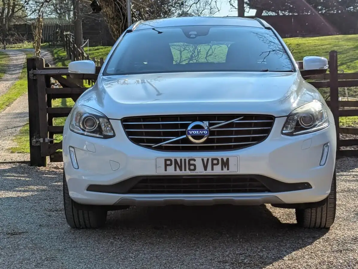 2016-volvo-xc60-24td-d5-se-lux-geartronic-big-44
