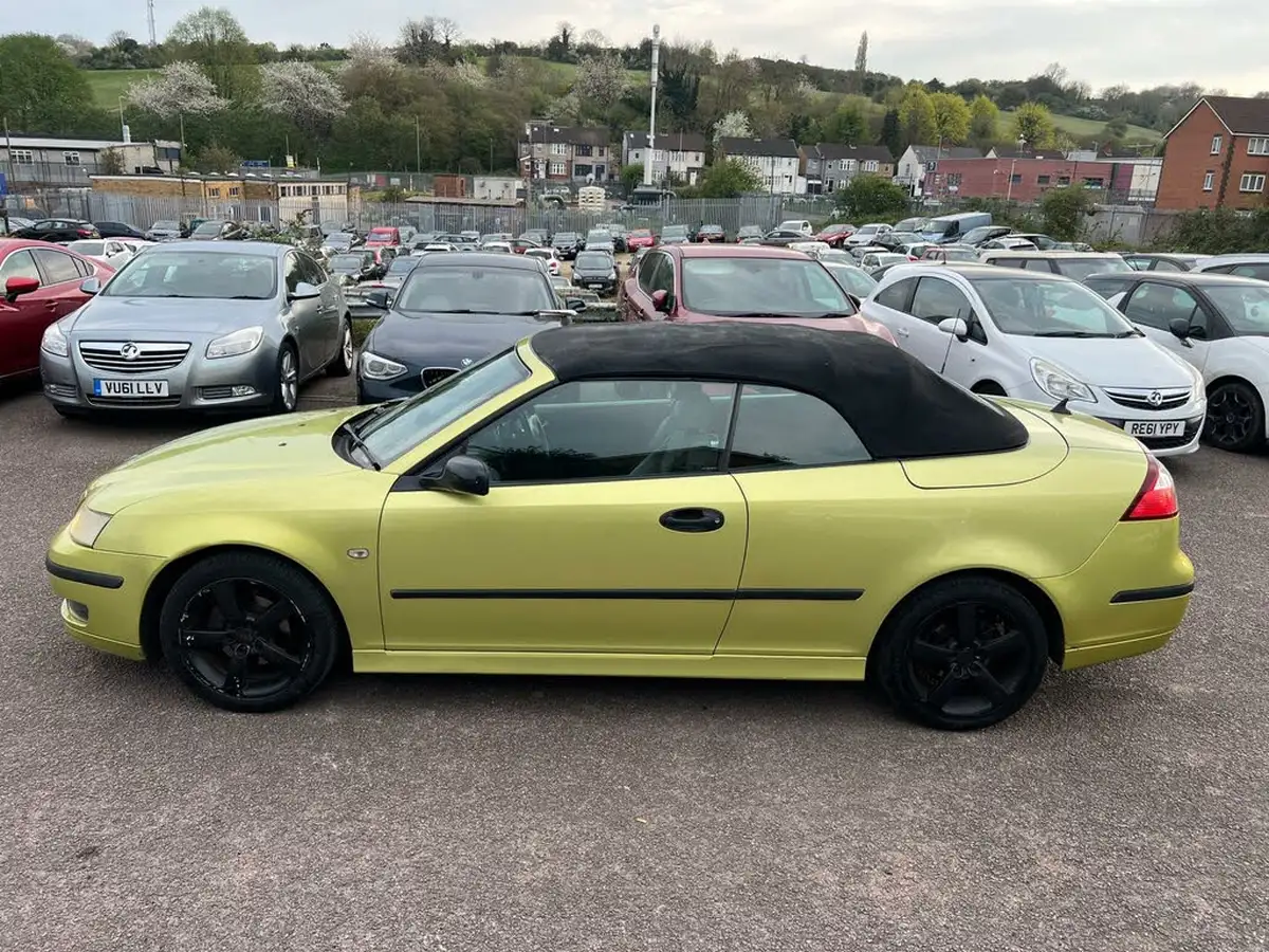 2004-saab-9-3-20-vector-18t-convertible-2d-big-1