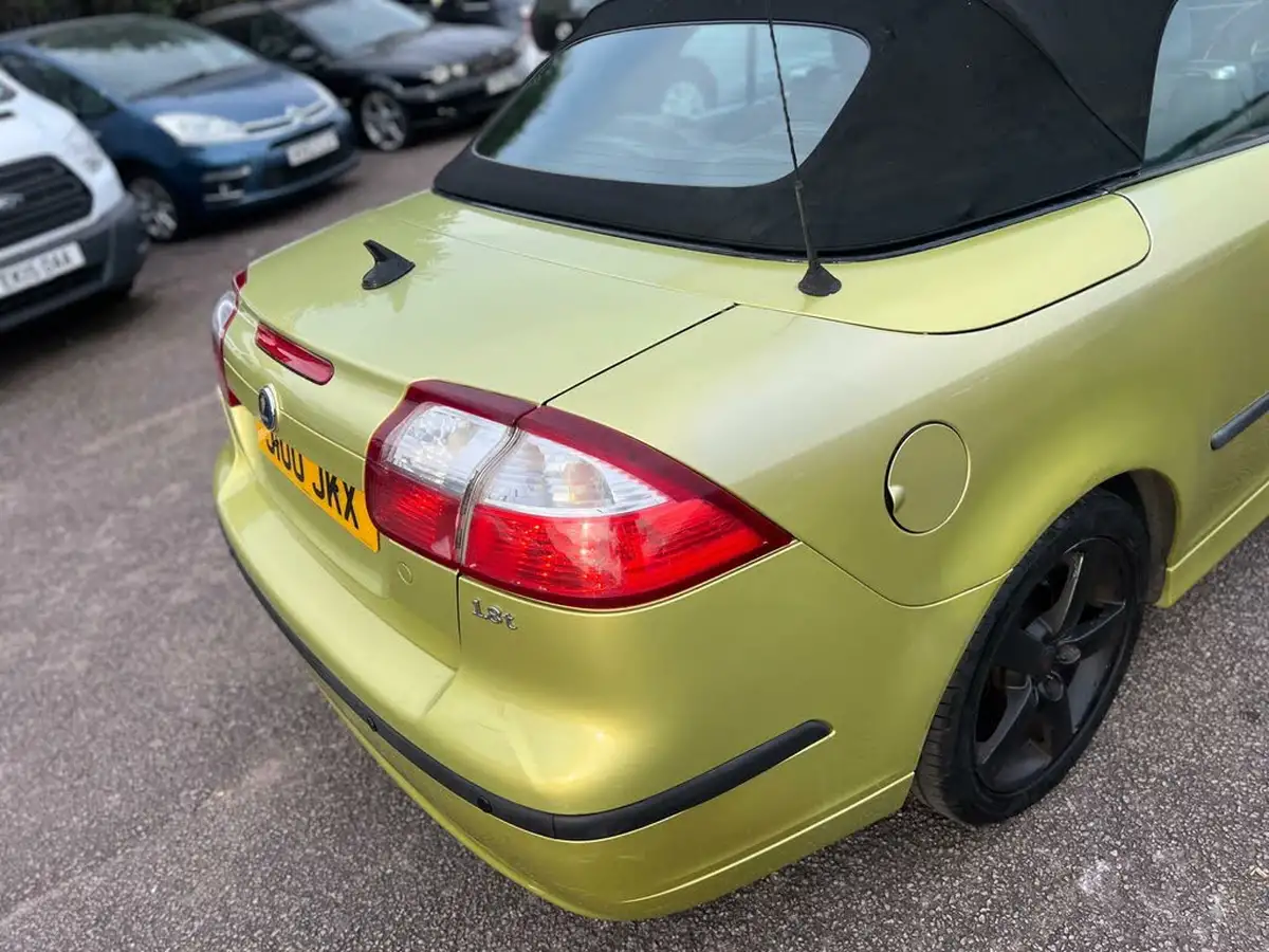 2004-saab-9-3-20-vector-18t-convertible-2d-big-25