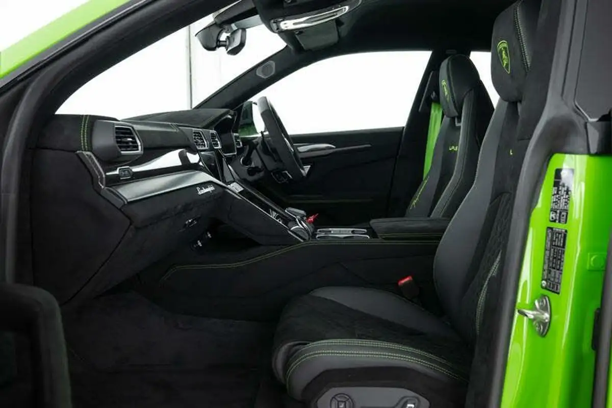 2024-lamborghini-urus-40-no-trim-big-5