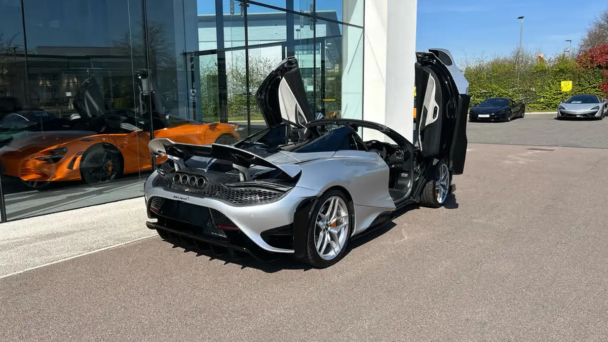 2022-mclaren-765lt-40-spider-big-28