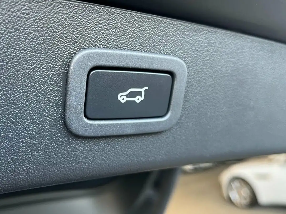2019-jaguar-xf-20i-portfolio-249ps-ss-sportbrake-5d-big-49