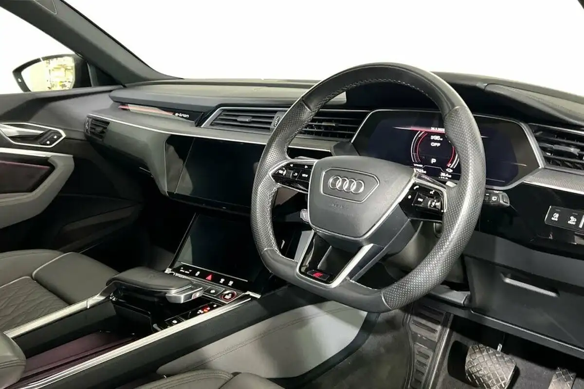2021-audi-e-tron-e-station-wagon-big-6