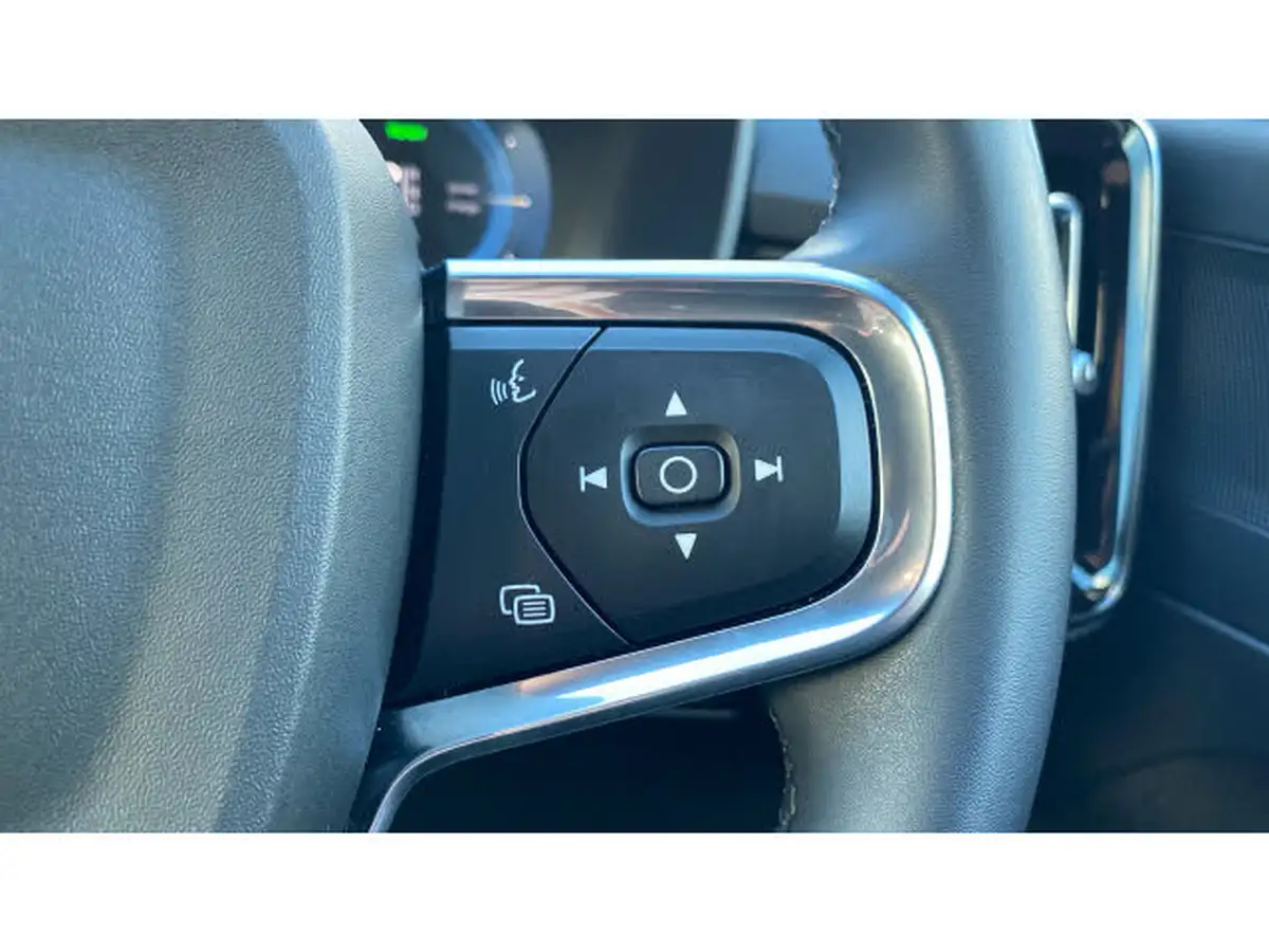 2021-volvo-xc40-e-twin-recharge-big-18