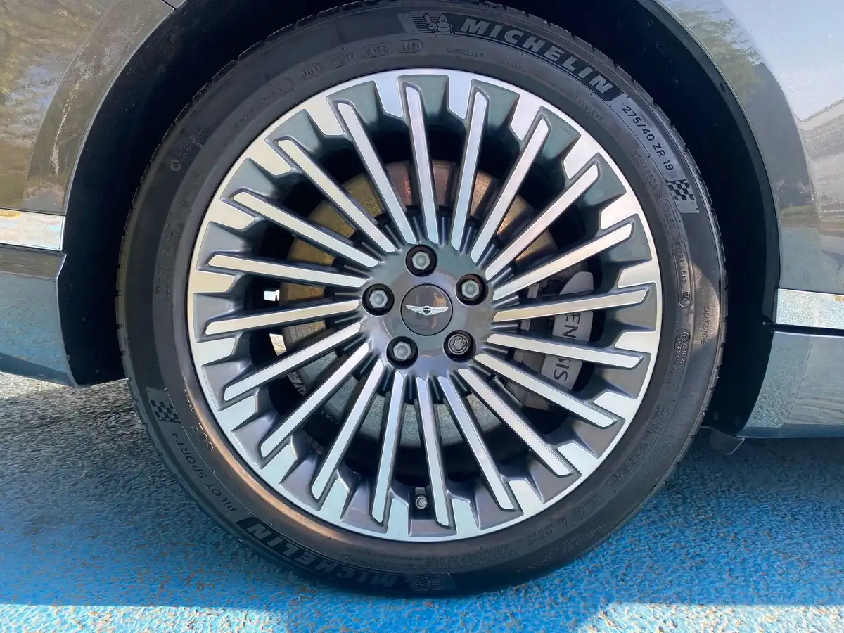 2023-genesis-g80-e-luxury-line-big-13