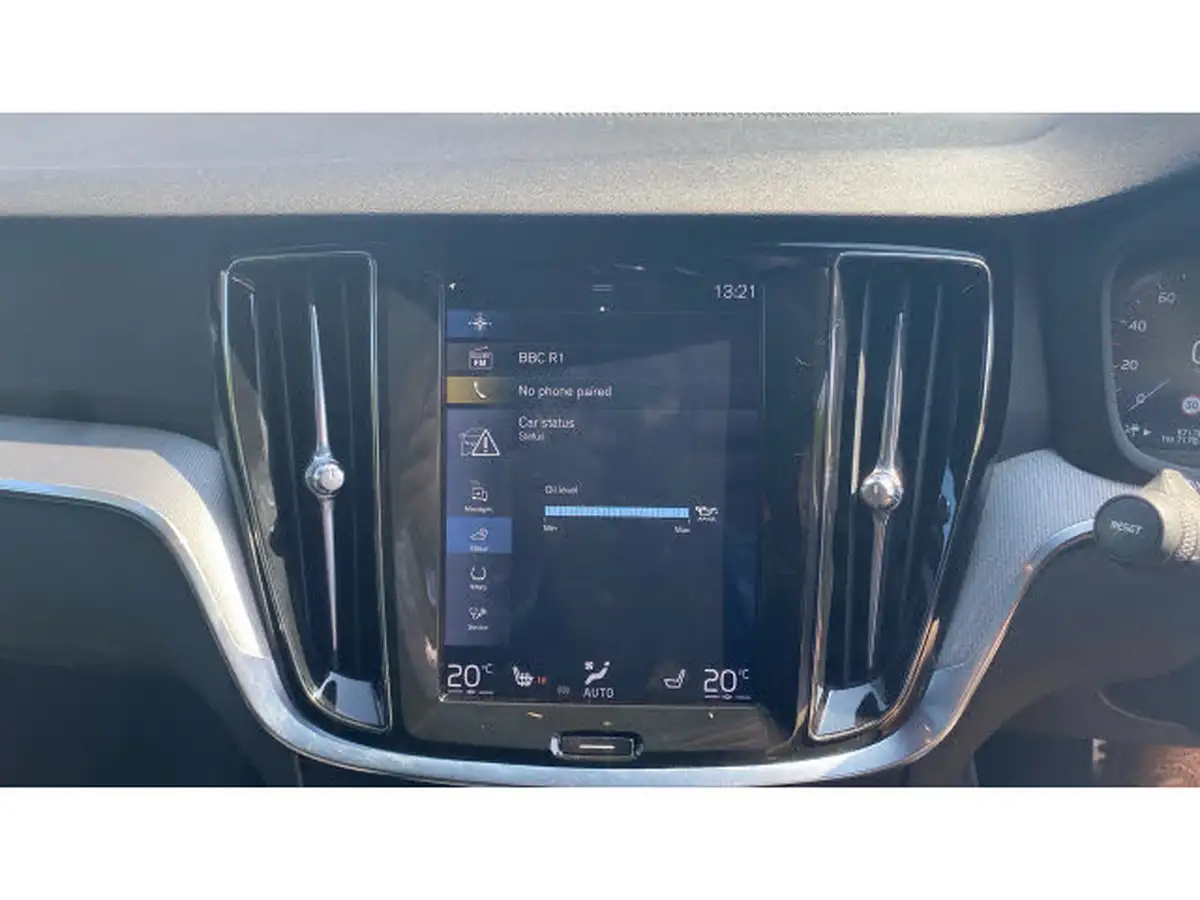 2020-volvo-v60-20-t8-r-design-plus-big-35