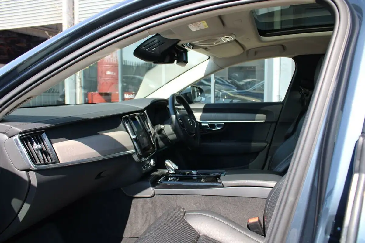 2021-volvo-v90-20-t6-inscription-340bhp-big-9