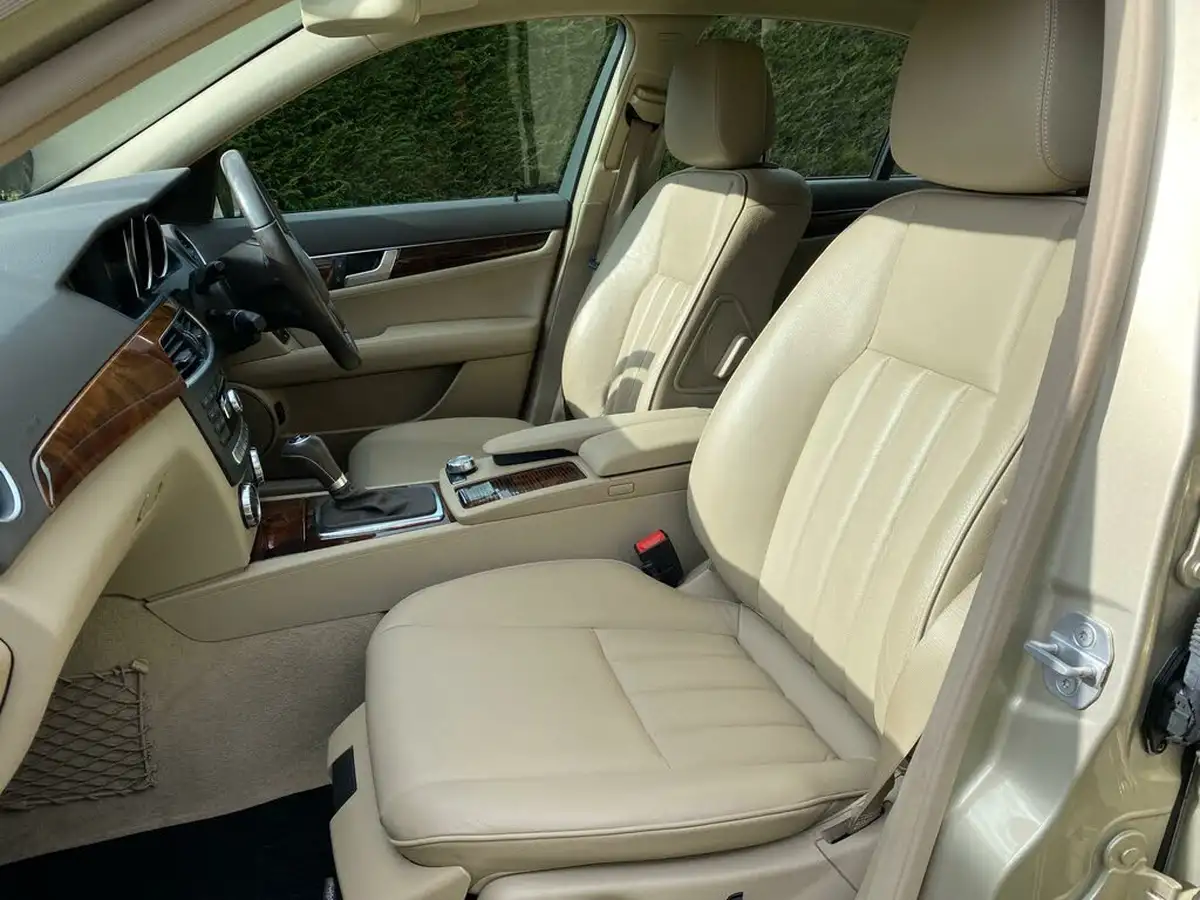 2012-mercedes-benz-c-class-21td-c220-cdi-elegance-21cdi-blue-f-saloon-4d-2143cc-7g-tronic-big-23