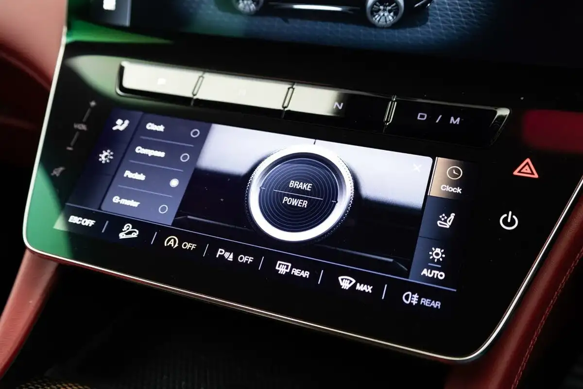 2023-maserati-grecale-20-modena-big-35