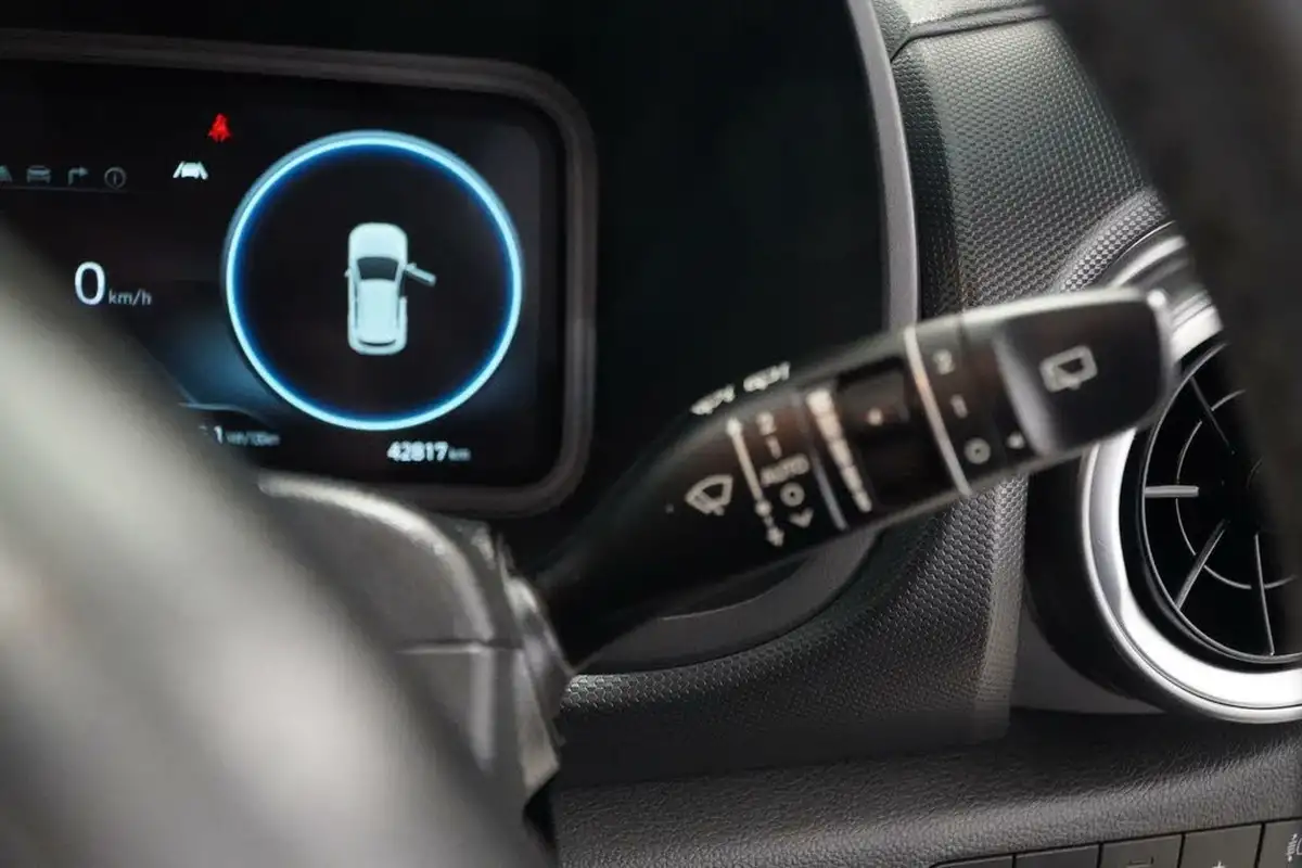 2022-hyundai-kona-e-premium-204ps-64kwh-7kw-obc-big-37